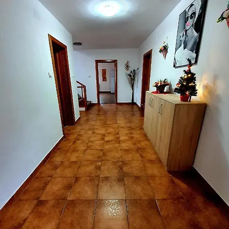 Guest house Casa Ochi De Lac