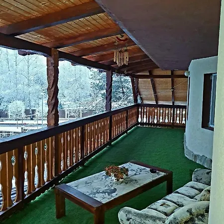Casa Ochi De Lac Guest house